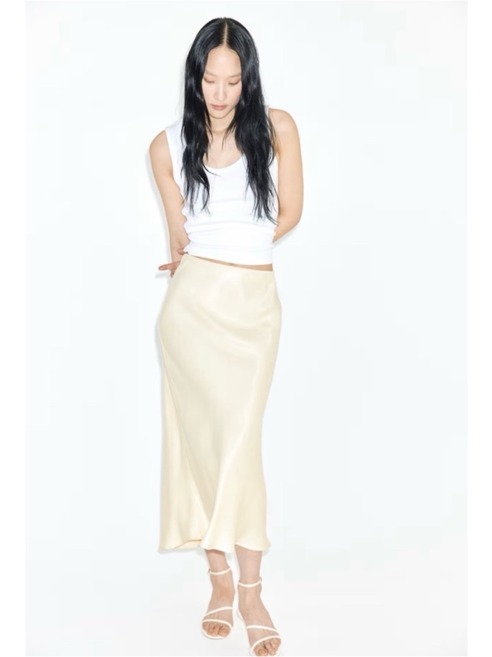 H&M Satin Midi Skirt in Butter Yellow Size Small